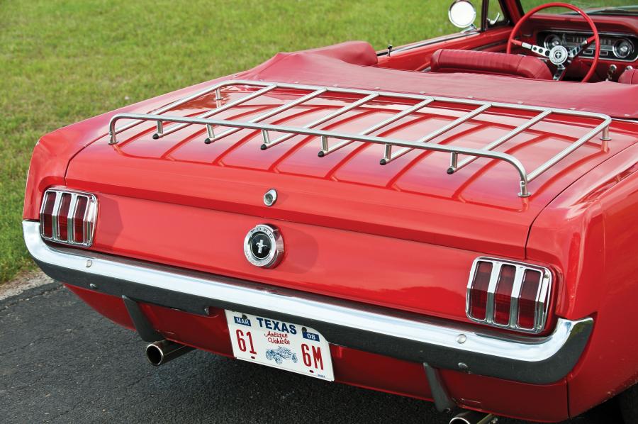 Детали экстерьера Ford Mustang Convertible 1965 года  (фото 21 из 76)